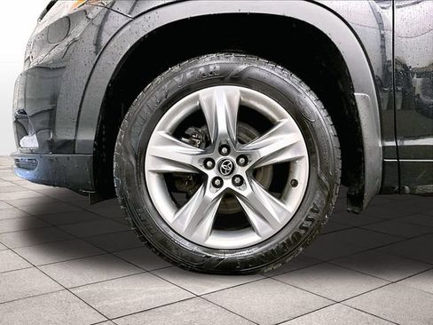 Used 2016 Toyota Highlander Limited AWD/4WD image 8