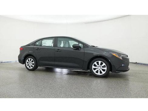 Used 2025 Toyota Corolla LE FWD image 34