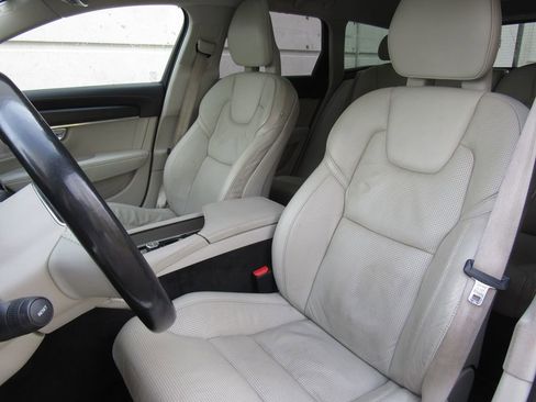 Used 2017 Volvo V90 T6 Cross Country image 11