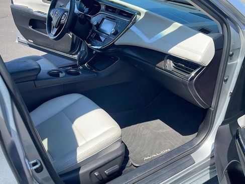 Used 2016 Toyota Avalon XLE Premium FWD image 26
