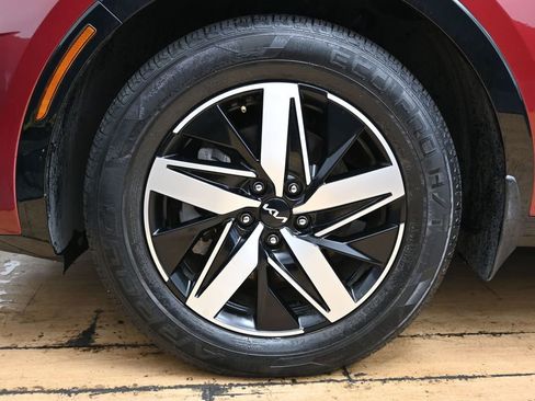 Used 2023 Kia Sorento S w/ Panoramic Sunroof Package image 12