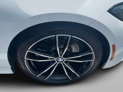 Used 2022 BMW 330i Sedan w/ M Sport Package RWD image 11