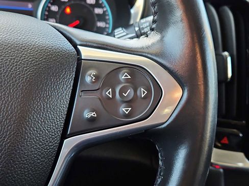 Used 2021 Chevrolet Traverse LT w/ LT Premium Package image 28