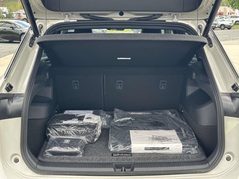 New 2026 Volkswagen Tiguan SE R-Line AWD/4WD image 12