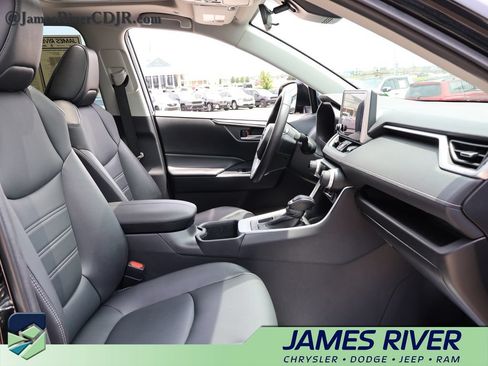 Used 2023 Toyota RAV4 XLE Premium AWD/4WD image 9