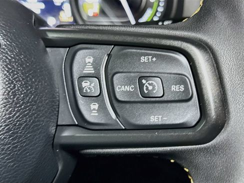 Certified 2024 Jeep Wrangler Unlimited w/ Convenience Group AWD/4WD image 33