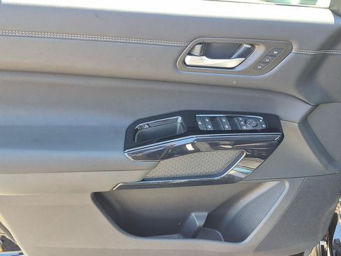 New 2026 Nissan Pathfinder Platinum w/ Accent Package AWD/4WD image 12