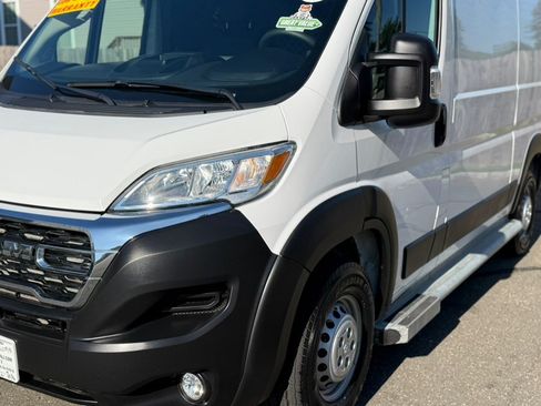 Used 2025 RAM ProMaster 2500 w/ U-Haul Equipment Group FWD image 11