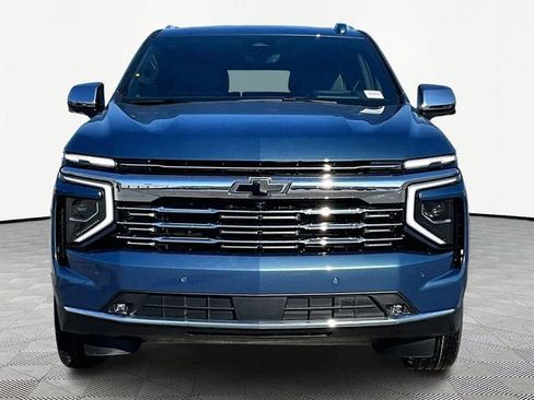 New 2026 Chevrolet Suburban Premier image 2