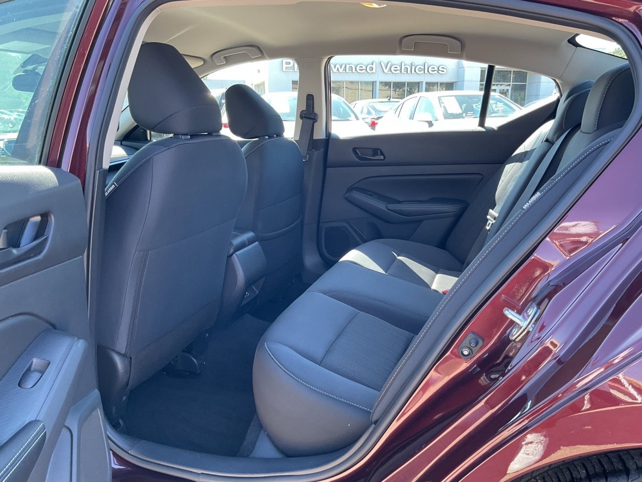 Used 2025 Nissan Altima 2.5 SV FWD image 10