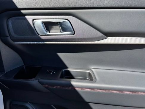 New 2026 Ford Explorer ST-Line w/ ST-Line Street Pack AWD/4WD image 18