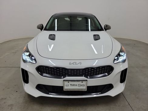 Used 2022 Kia Stinger GT2 image 2