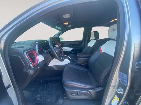 Used 2024 GMC Canyon AT4X w/ AT4X AEV Edition AWD/4WD image 9