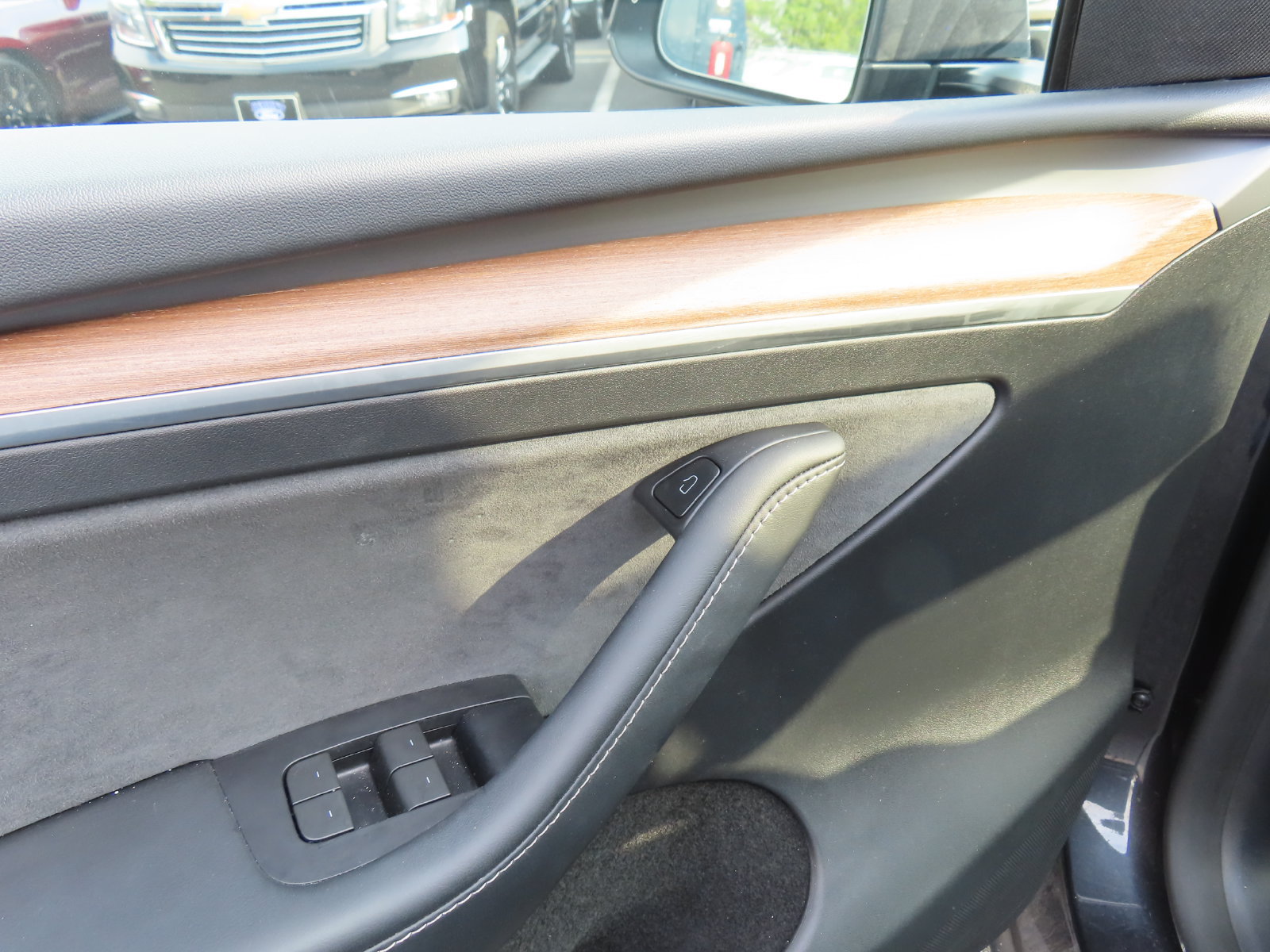 Used 2024 Tesla Model Y 2WD image 14
