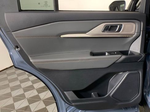 Used 2025 Ford Explorer Active image 35