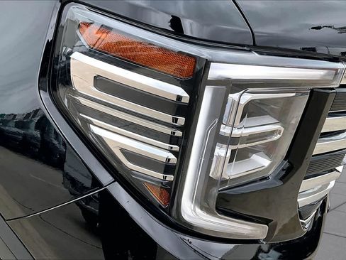 Certified 2025 GMC Sierra 1500 SLT AWD/4WD image 28