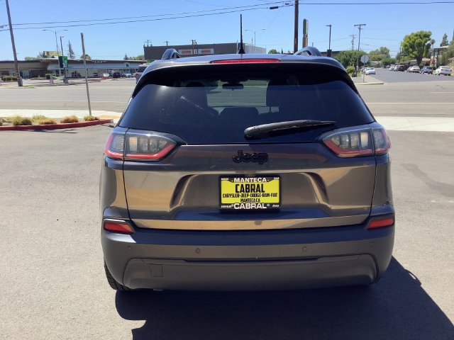 Used 2020 Jeep Cherokee Latitude Plus FWD image 25