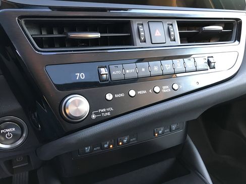 Used 2023 Lexus ES 300h w/ Premium Package image 20