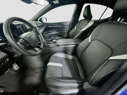 Used 2026 Toyota Camry SE w/ Convenience Package FWD image 13