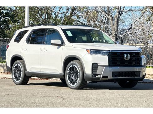 New 2026 Honda Pilot Touring image 2