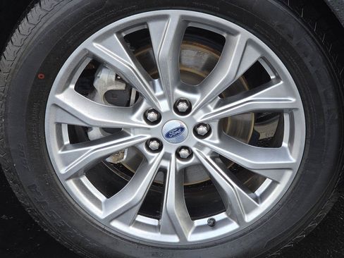 Used 2024 Ford Explorer XLT w/ Equipment Group 202A AWD/4WD image 13