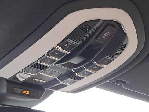 New 2026 Porsche Macan image 35