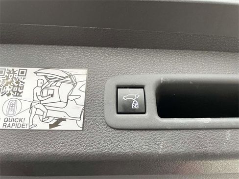 Certified 2023 Toyota Sienna XLE image 14