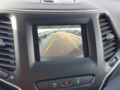 Used 2021 Jeep Cherokee Latitude Lux image 23