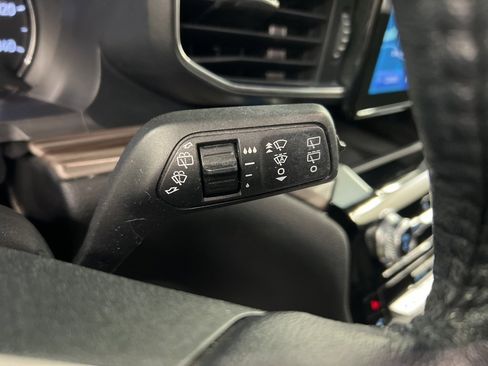 Used 2022 Ford Explorer Limited w/ Equipment Group 301A image 21