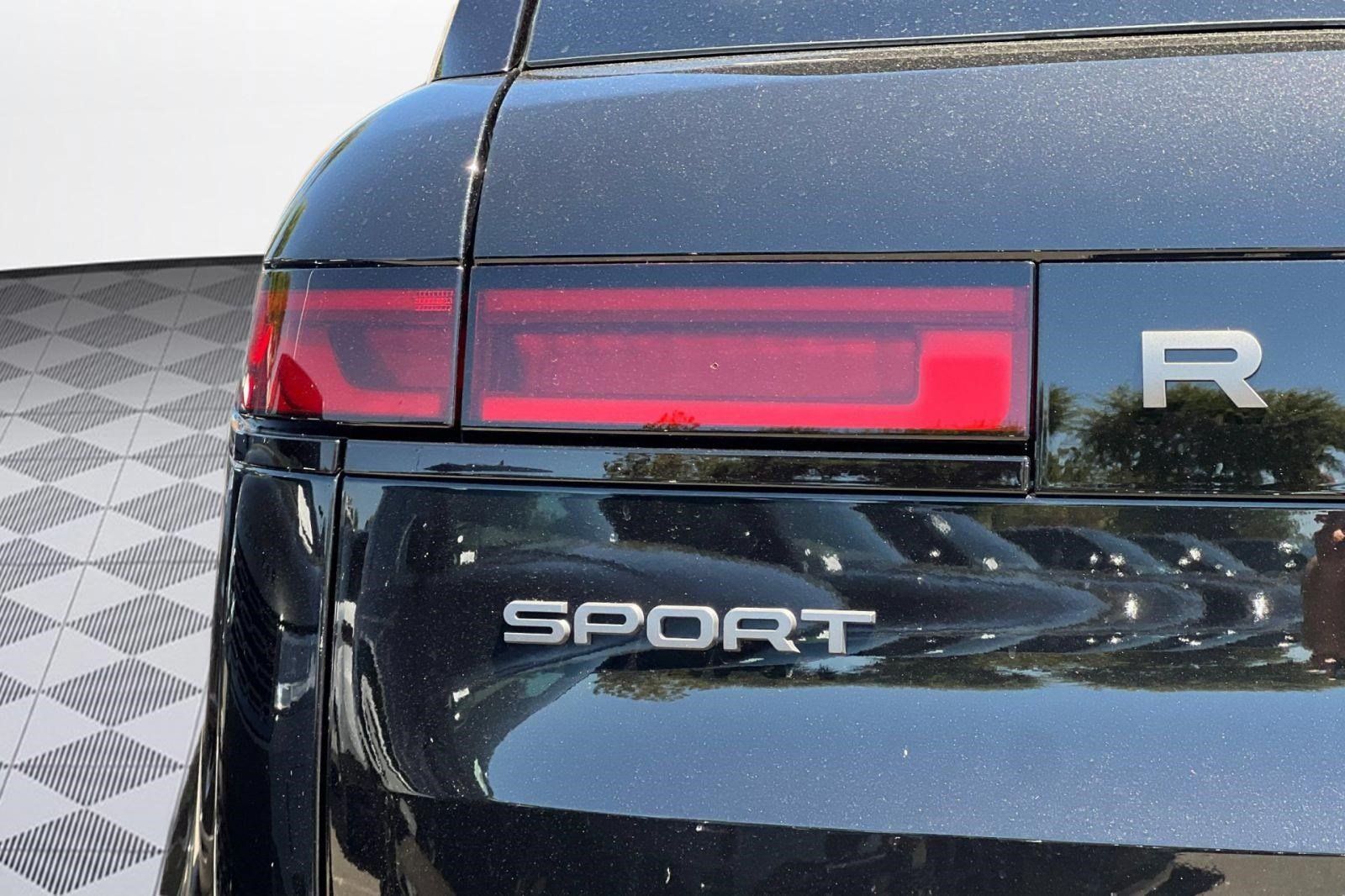 New 2026 Land Rover Range Rover Sport SE AWD/4WD image 28