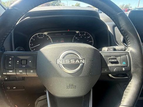 Used 2025 Nissan Rogue SV AWD/4WD image 24