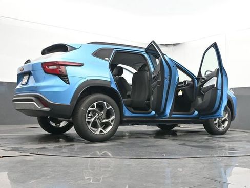 New 2026 Chevrolet Trax LT w/ Driver Confidence Package FWD image 70