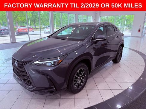 Used 2025 Lexus NX 250 FWD w/ Accessory Package (K3) image 3