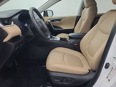 Used 2025 Toyota RAV4 Limited w/ Weather Package AWD/4WD image 27