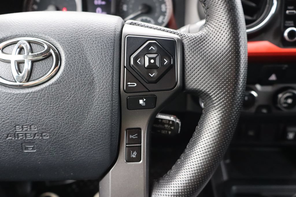 Used 2020 Toyota Tacoma TRD Off-Road AWD/4WD image 8