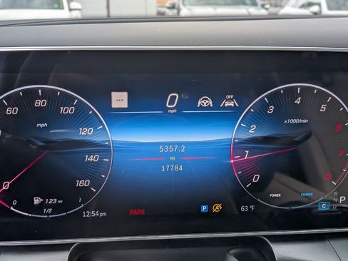 Certified 2025 Mercedes-Benz GLC 300 4MATIC image 18