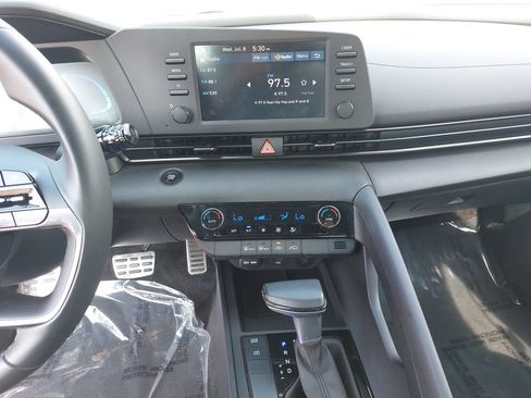 Certified 2025 Hyundai Elantra Sport FWD image 21