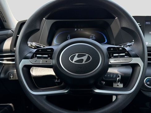 Certified 2025 Hyundai Elantra SE FWD image 19