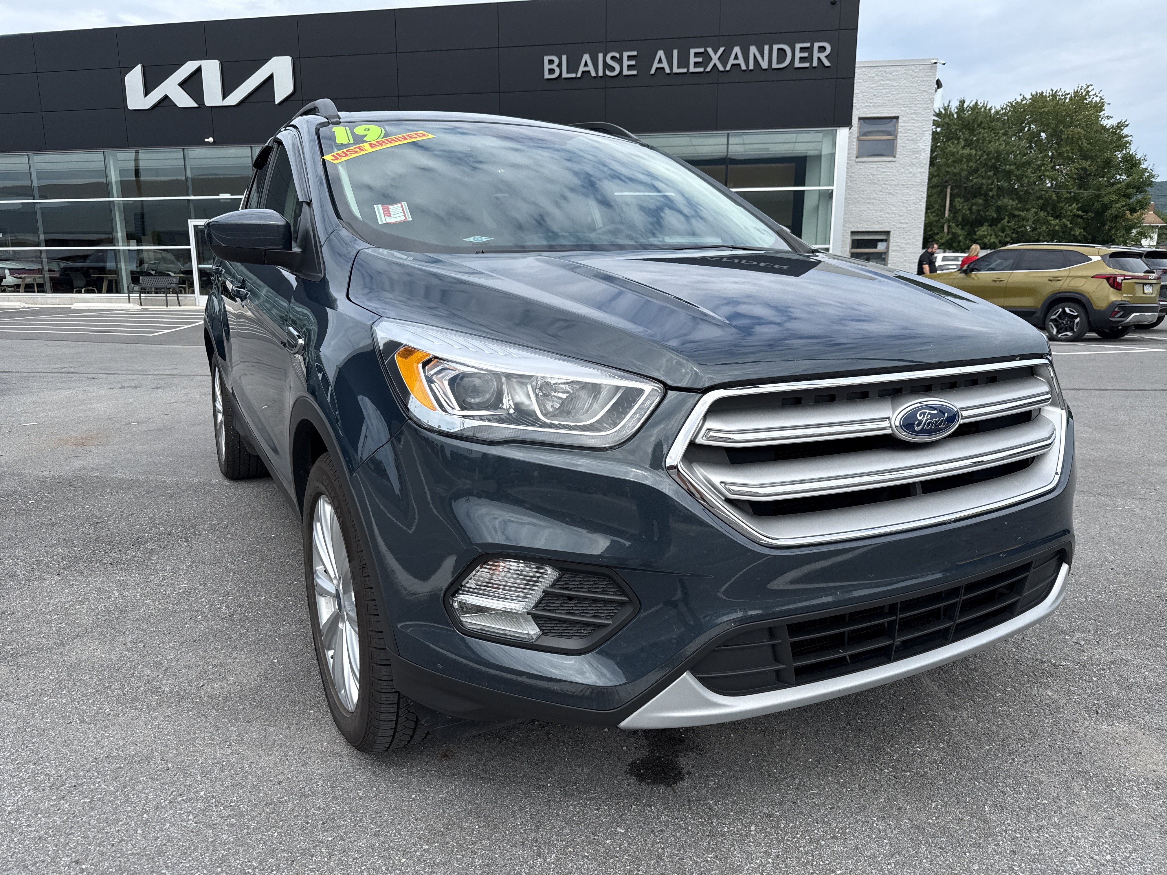 Used 2019 Ford Escape SEL AWD/4WD image 1