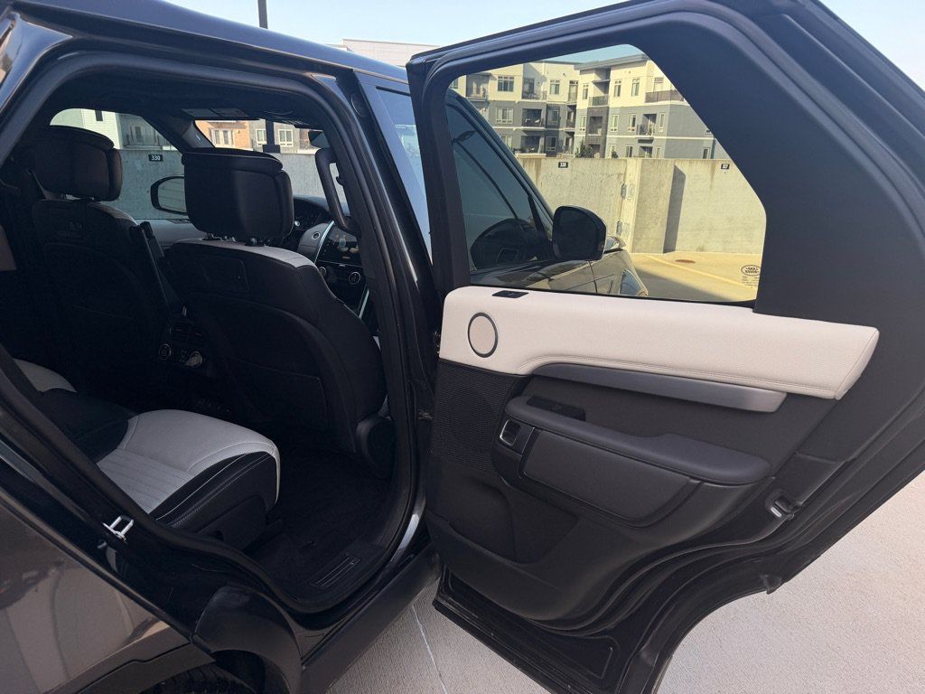 Used 2021 Land Rover Discovery HSE R-Dynamic AWD/4WD image 23