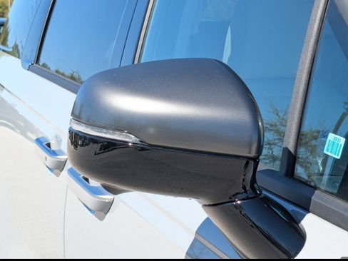 New 2026 Kia Carnival SX FWD image 12