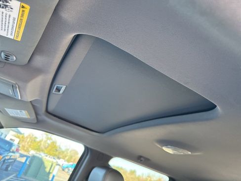 Used 2014 Ford F150 Lariat w/ Equipment Group 502A Luxury image 5