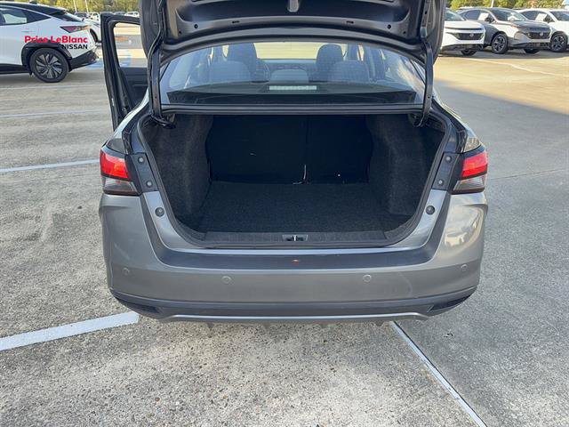 Used 2020 Nissan Versa S FWD image 17