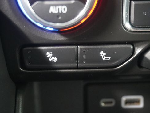 Used 2021 Chevrolet Suburban Z71 AWD/4WD image 24