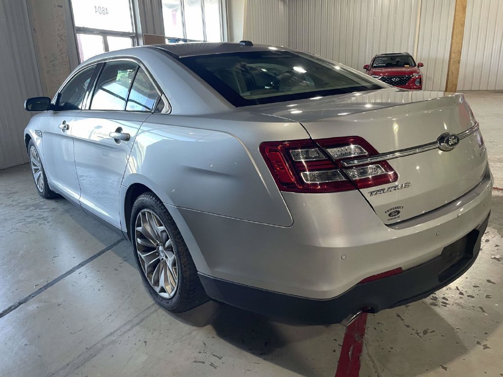 Used 2019 Ford Taurus Limited FWD image 4