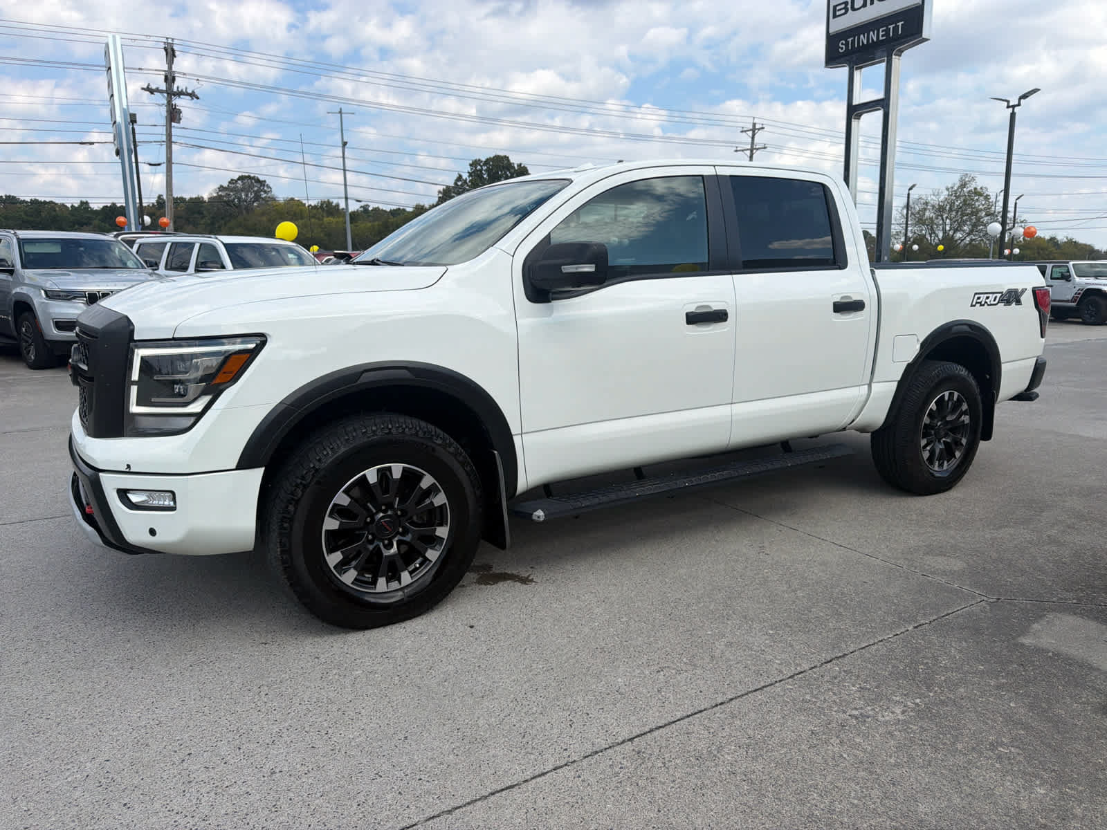 Used 2021 Nissan Titan PRO-4X w/ Pro-4x Convenience Package AWD/4WD image 2