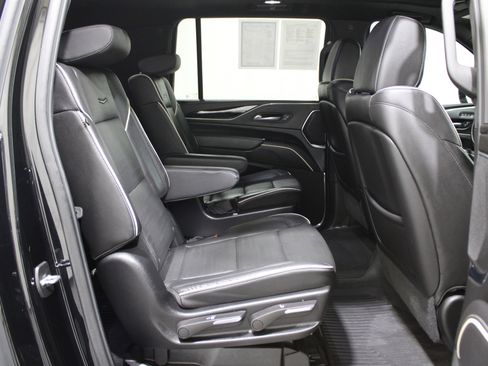 Certified 2024 Cadillac Escalade ESV Sport w/ LPO, ONYX Package image 28