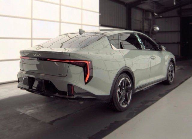 Certified 2025 Kia K4 EX FWD image 3