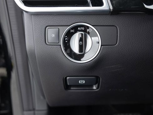 Used 2019 Mercedes-Benz GLE 400 GLE 400 4MATIC AWD 4dr SUV image 39