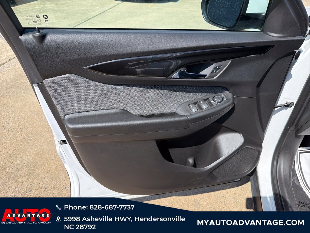 Used 2025 Chevrolet TrailBlazer LT FWD image 9